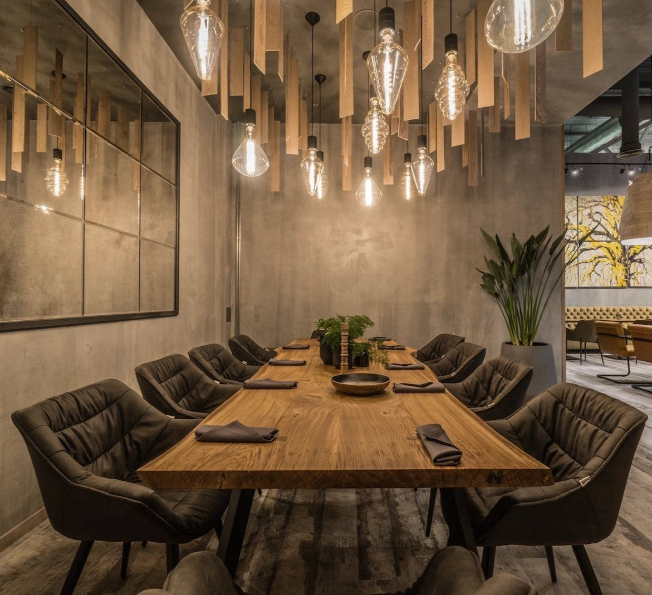 Narovski tammilankkupöydät